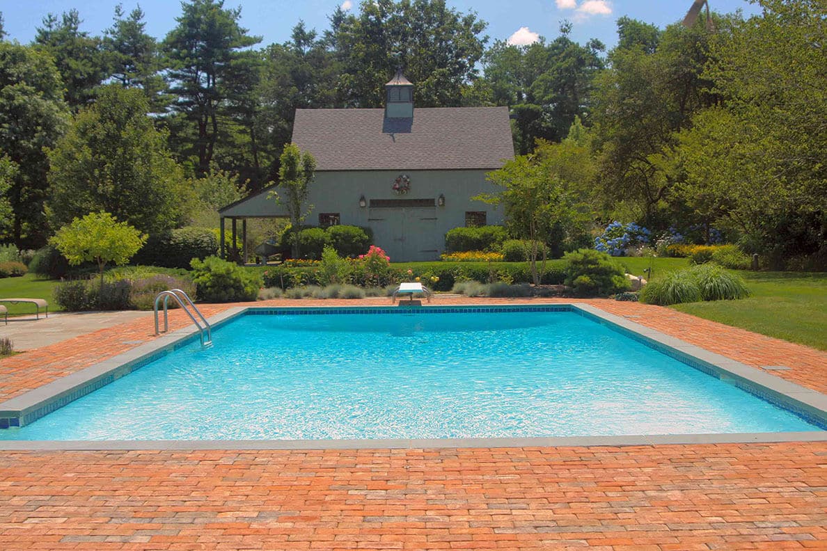 06_Dris-main-pool-areaW